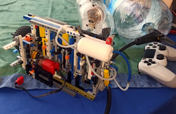 Lego 3 Cylinder Pneumatic Engine with Starter Motor